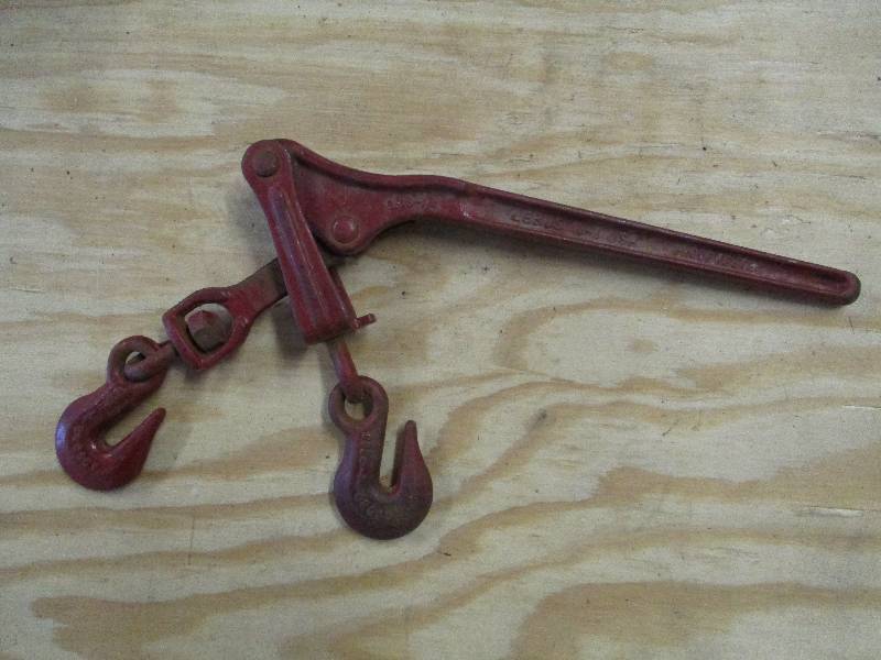 lot 130 image: Small Chain Tightener