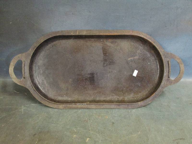 lot 144 image: Cast Iron Warming Tray