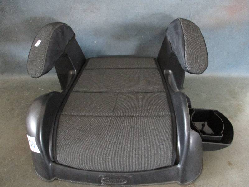 lot 100 image: Cosco Booster Seat