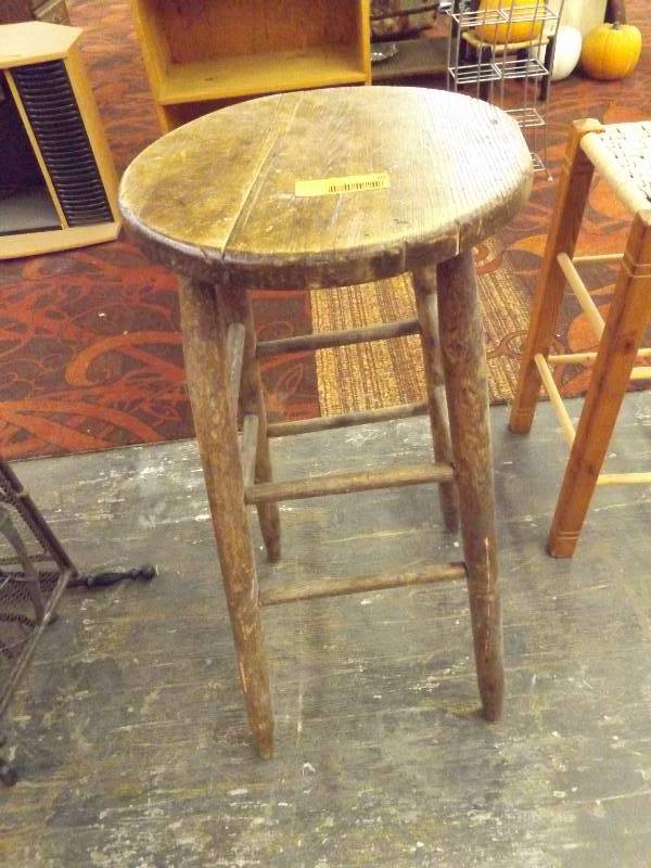 lot 70 image: Stool