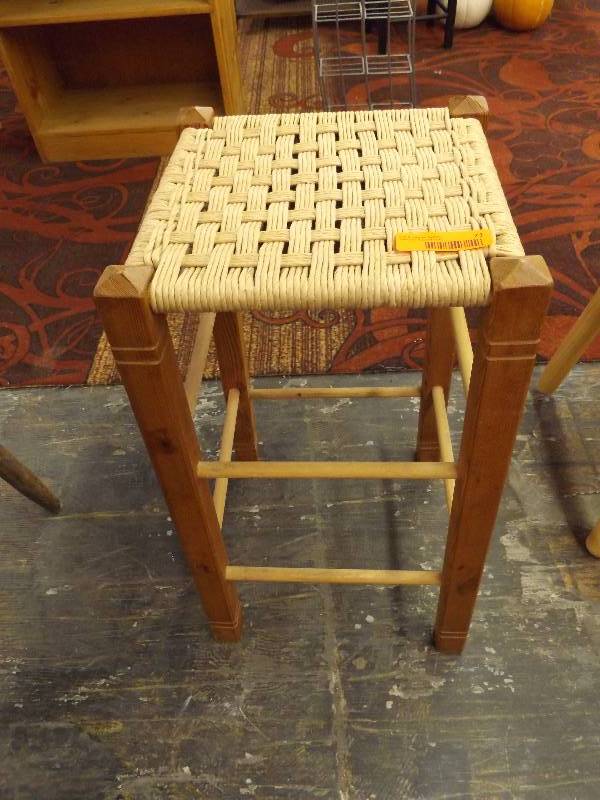 lot 71 image: Side Table
