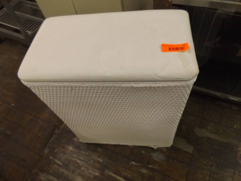 lot 78 image: Laundry Hamper
