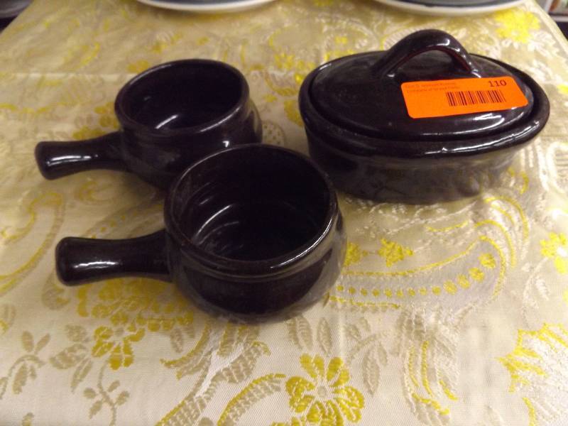 lot 110 image: Retro Pottery