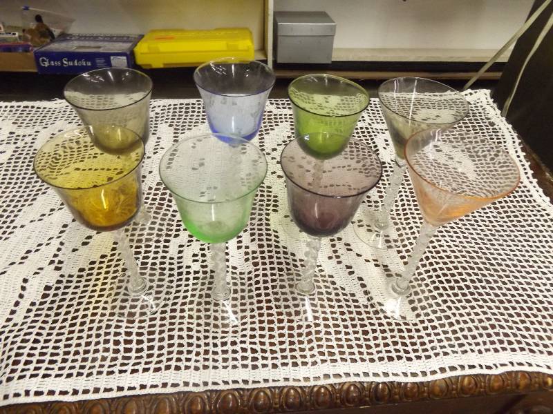 lot 114 image: Stemmed Glasses