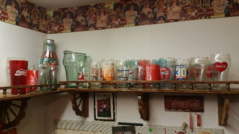 lot 35 image: Coca-Cola Pitcher, Restaurant Red Plastic Cups, Glasses, Etc #3