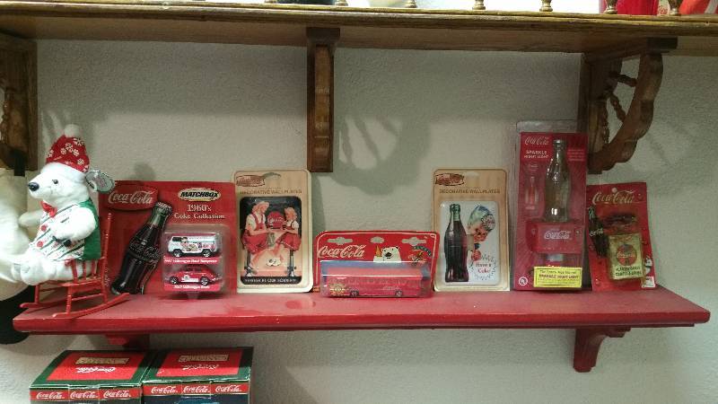 lot 40 image: Coca-Cola Wall Plates, Night Light, Bus, Matchbox Car, Etc.