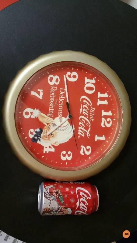 lot 60 image: Crestwood Industries Coca-Cola Wall Clock 1994