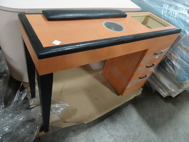 Nail Station