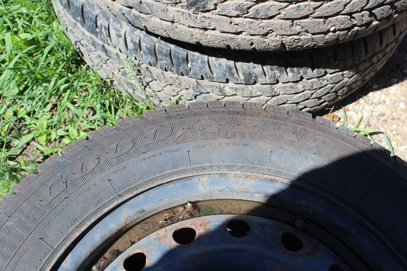 lot 6 image: Single P18565R15 Tire on Wheel