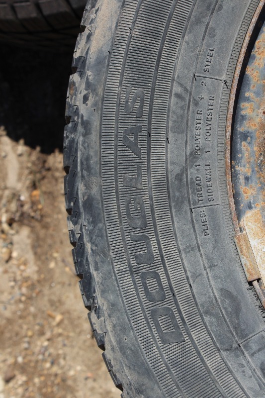 lot 7 image: Pair of P195.75R14 Tires on Wheels
