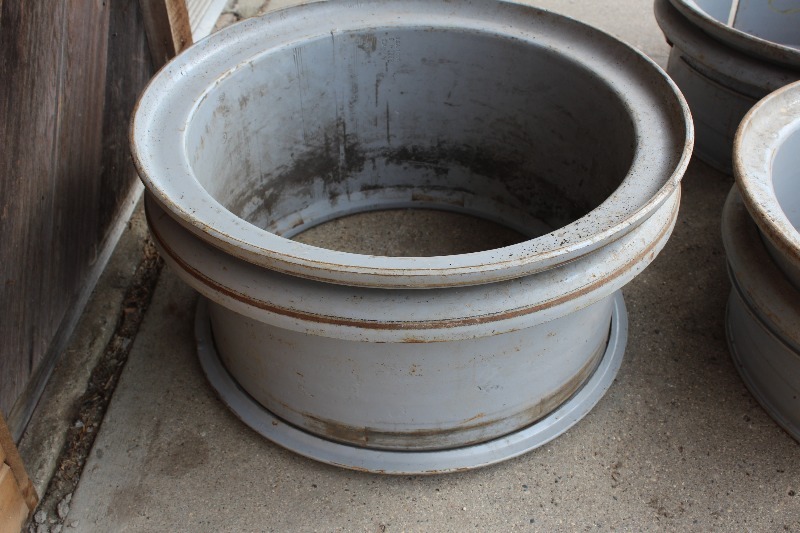 lot 13 image: Single Wheel