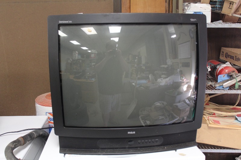 lot 54 image: Tube Television