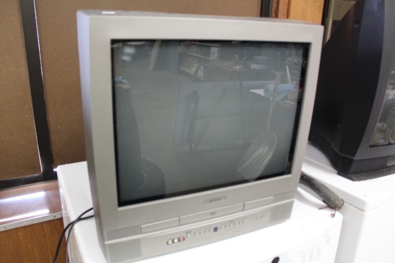 lot 55 image: Tube Television