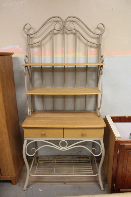 lot 77 image: Bakers Rack
