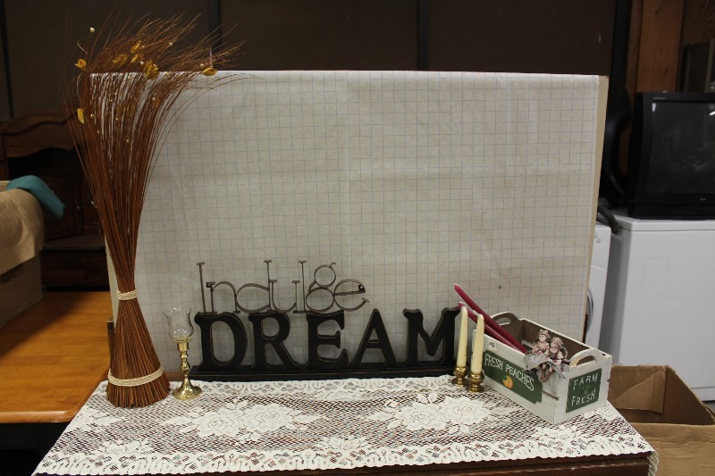 lot 98 image: Home Dcor