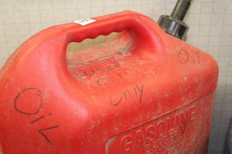 lot 102 image: Oil Cans