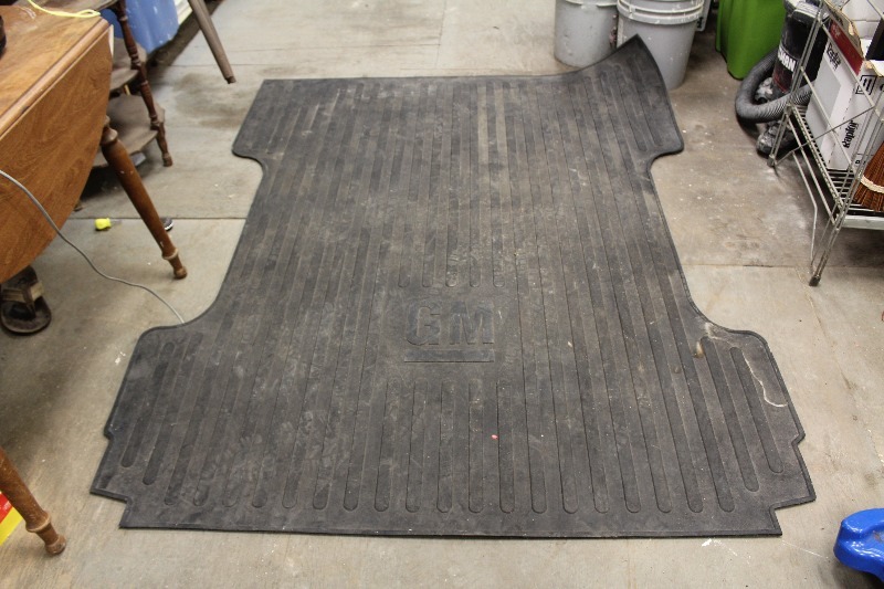 lot 124 image: GM Truck Bedliner