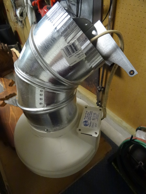 lot 1 image: Fantech Vent Fan Model FR150 (Direct Wire)