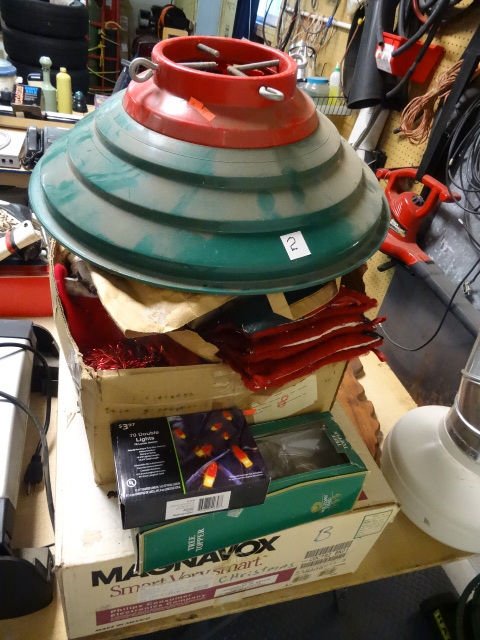 lot 2 image: Christmas Stuff