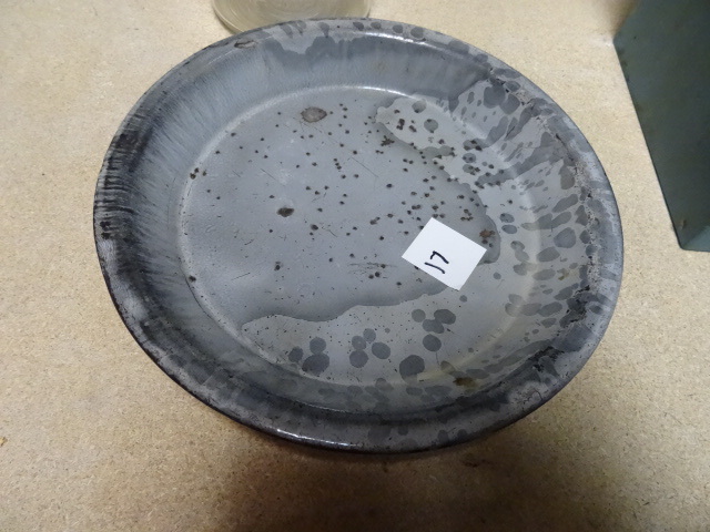 lot 17 image: Vintage Porciline Tray
