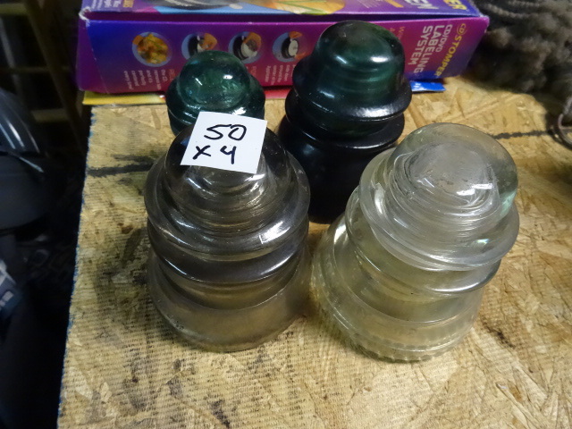 lot 50 image: Vintage Glass Insulators, 1 Whitall Tatum, 3 Hemingray