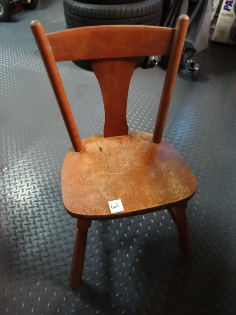 lot 62 image: Vintage Childs Chair