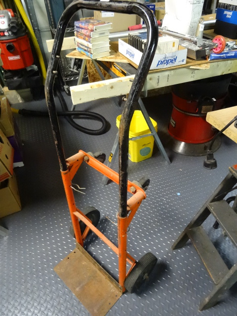 lot 69 image: Two Wheel Dolly