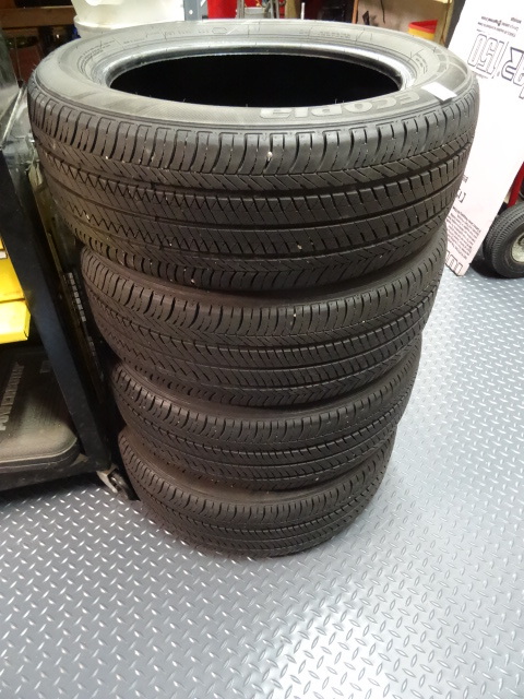 lot 111 image: 4 tires 12 tread Brigestone Ecopia EP422 (P19555R16 86V)