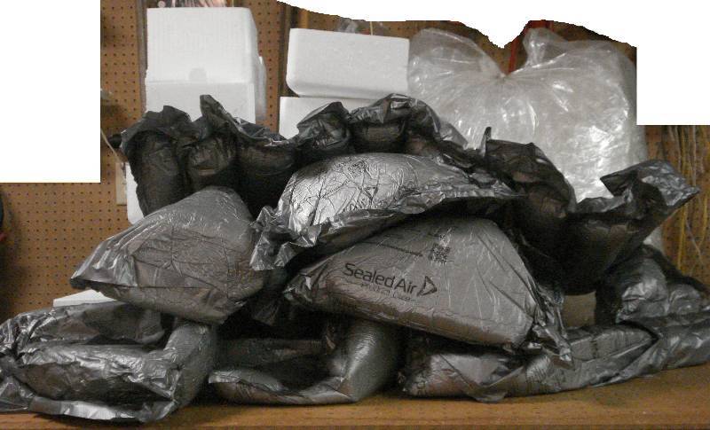 lot 110 image: PackingShipping material (packing peanuts, box fillers etc.)