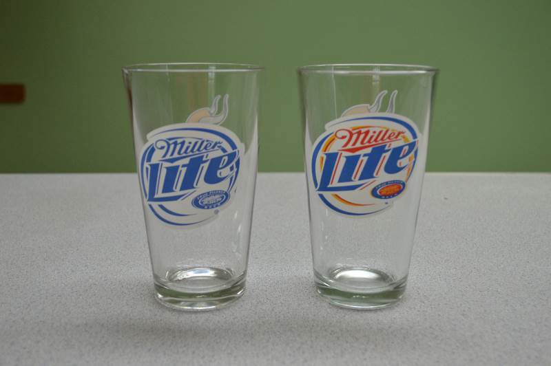 lot 11 image: Vikings and Coke glasses