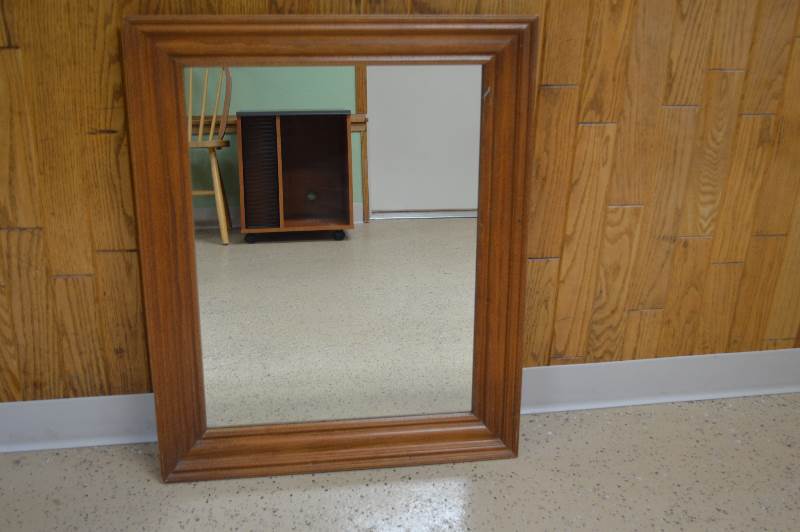 lot 29 image: Wood framed mirror