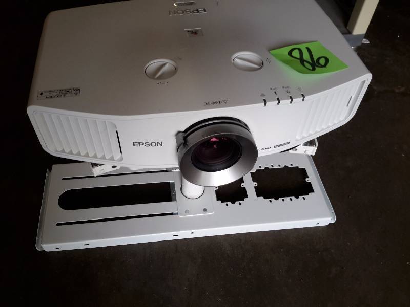 lot 86 image: EPSON, PowerLite Pro..PROJECTOR G5450WU   Works