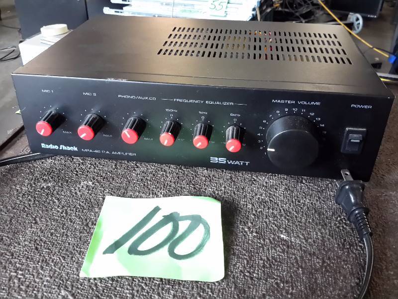 lot 100 image: Radio Shack 35 Watt, Amplifier.  MPA-46 P.A. Amplifier