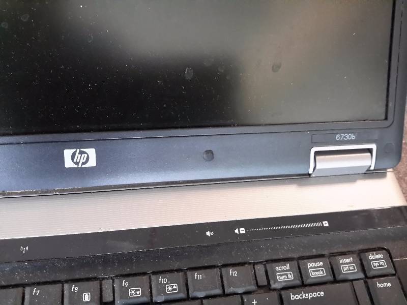 lot 112 image: HP Compaq 6730b - 15.4 - Core 2 Duo P8600 -   2 GB RAM - 320 GB HDD