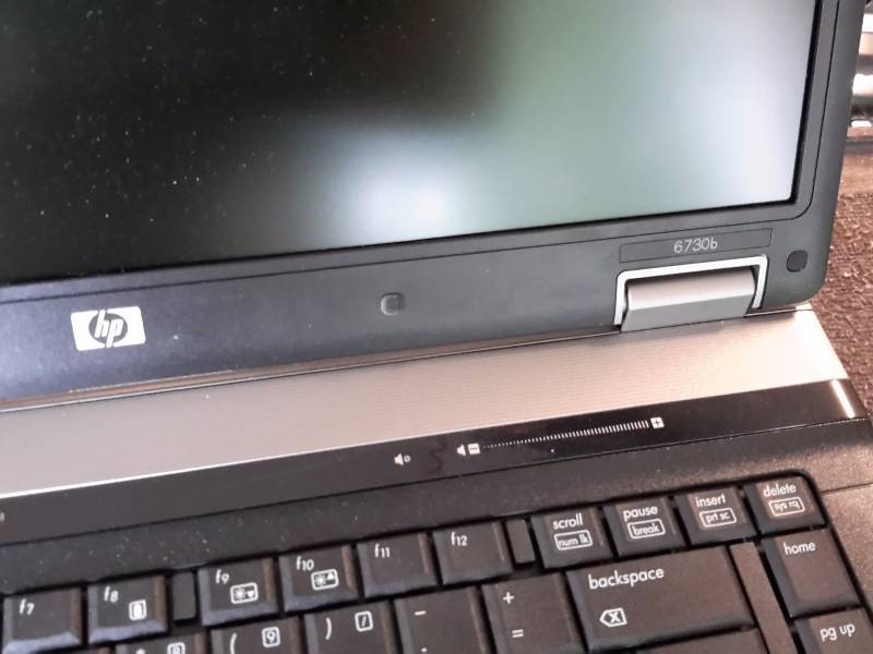 lot 117 image: HP Compaq 6730b - 15.4 - Core 2 Duo P8600 -   2 GB RAM - 320 GB HDD