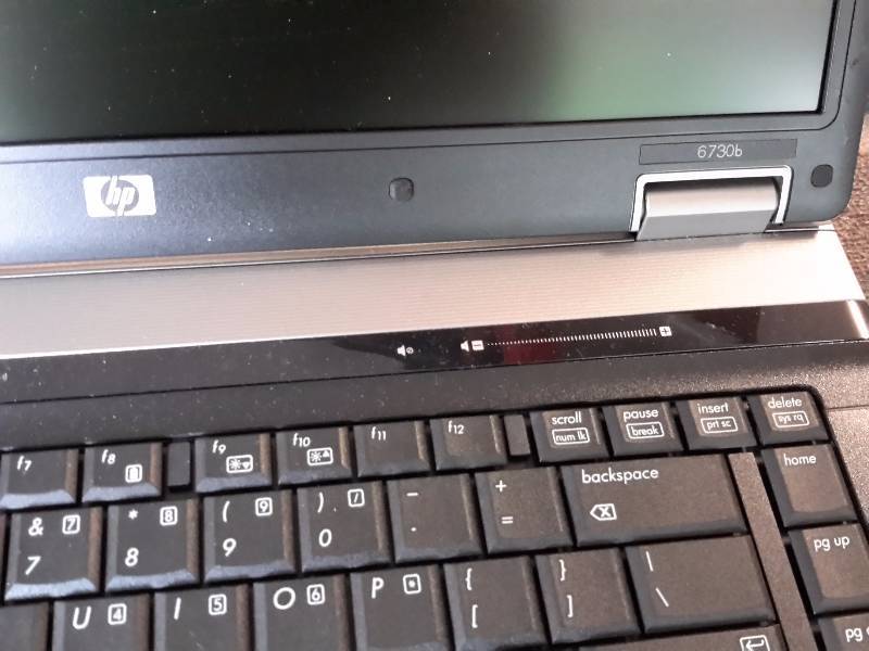 lot 118 image: HP Compaq 6730b - 15.4 - Core 2 Duo P8600 -   2 GB RAM - 320 GB HDD