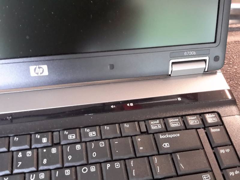 lot 119 image: HP Compaq 6730b - 15.4 - Core 2 Duo P8600 -   2 GB RAM - 320 GB HDD