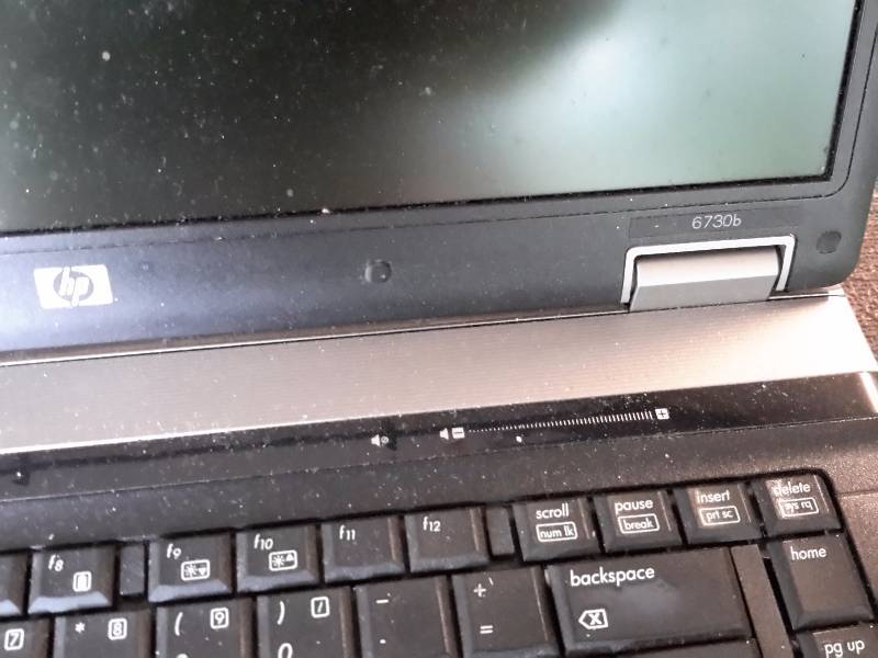 lot 121 image: HP Compaq 6730b - 15.4 - Core 2 Duo P8600 -   2 GB RAM - 320 GB HDD