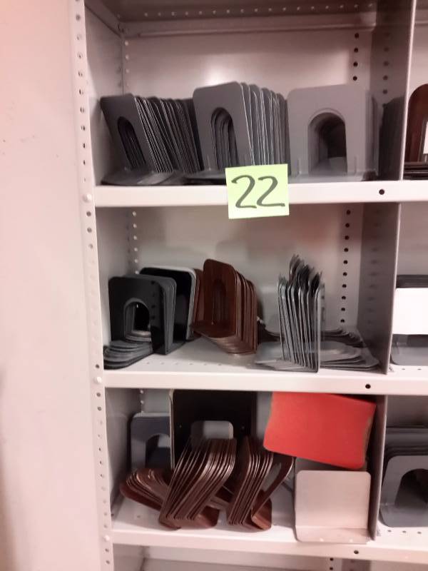 lot 22 image: large lot of Metal Bookends, Shelf not included
