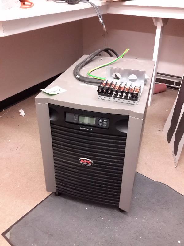 lot 2 image: APC Battery Backup SYMETR LX..