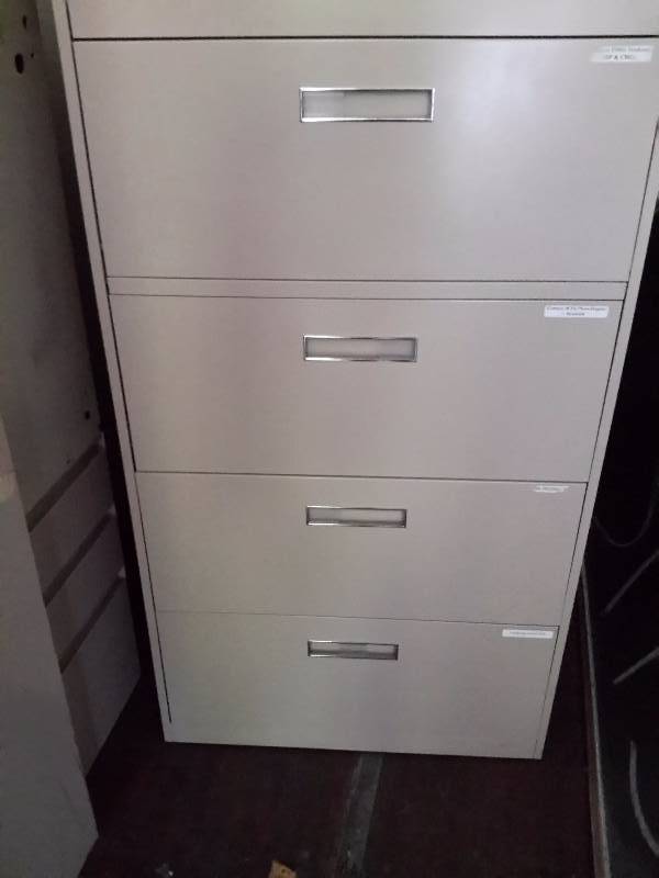 lot 105 image: 5 Drawer, lateral File Cabinet.. Nice shape..