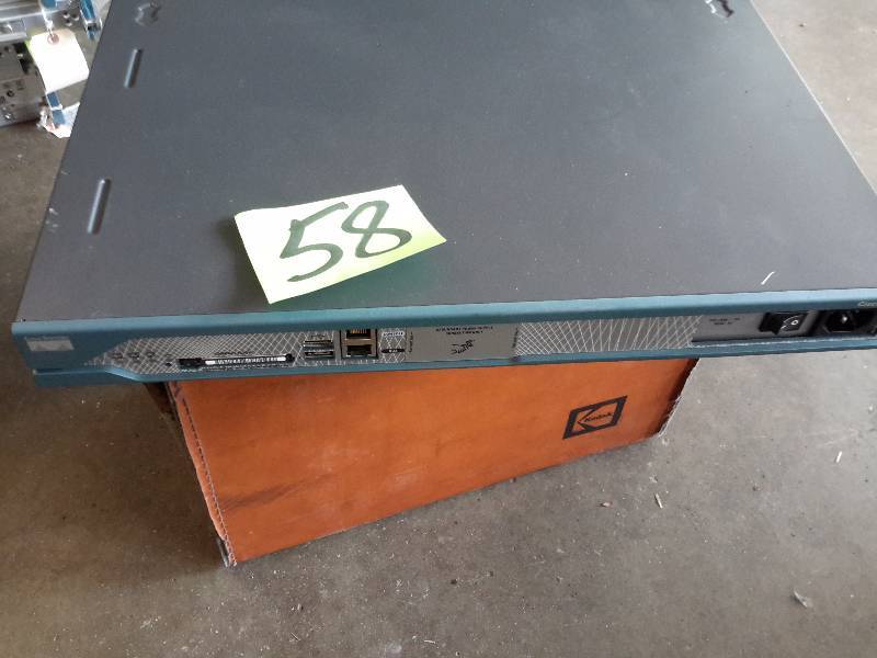 lot 58 image: CISCO 2800 Series