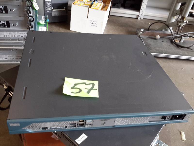 lot 57 image: CISCO 2800 Series