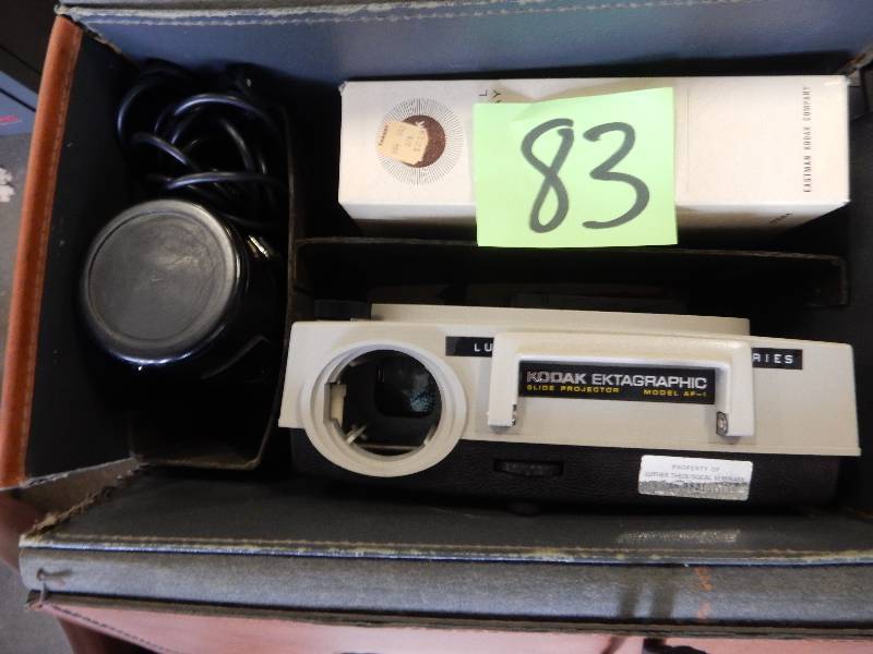 lot 83 image: Kodak Ektagraphic Carousel Projector