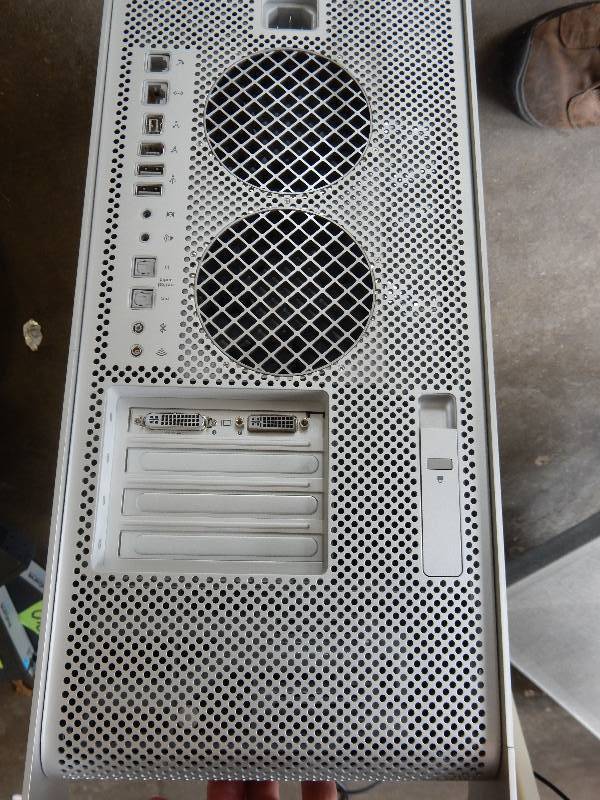 lot 59 image: APPLE Computer Tower