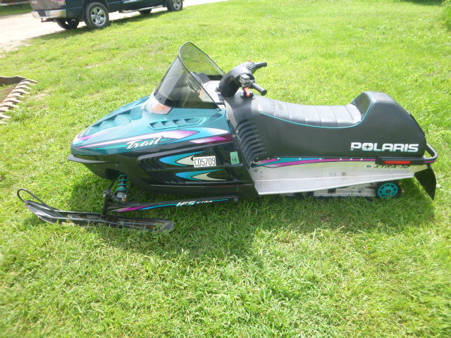 lot 6 image: 1998 Polaris Indy Trail Snowmobile