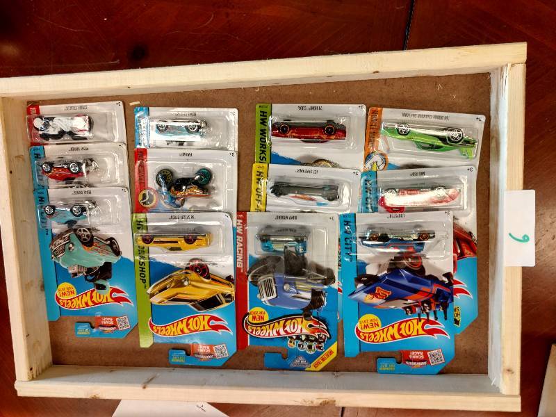 lot 6 image: New In Box Hot Wheels