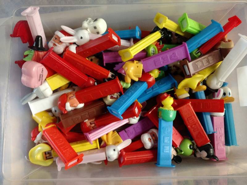 lot 35 image: Large Lot of Vintage Pez Dispensers