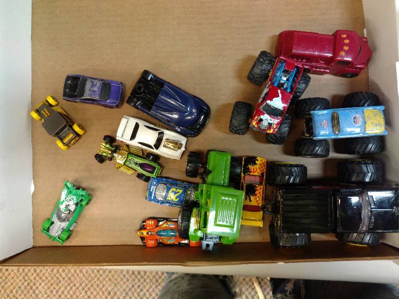 lot 54 image: Toy Lot