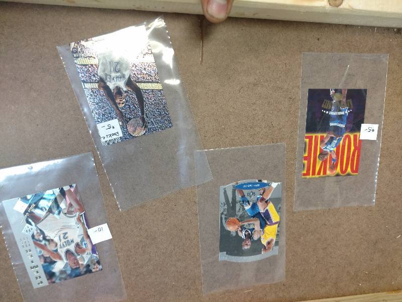 lot 55 image: Kevin Garnett Trading Cards